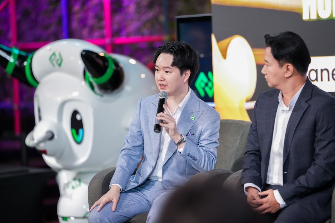 คุณแสตมป์ได้แชร์ข้อมูลที่น่าสนใจเกี่ยวกับรายได้ของคนไทย